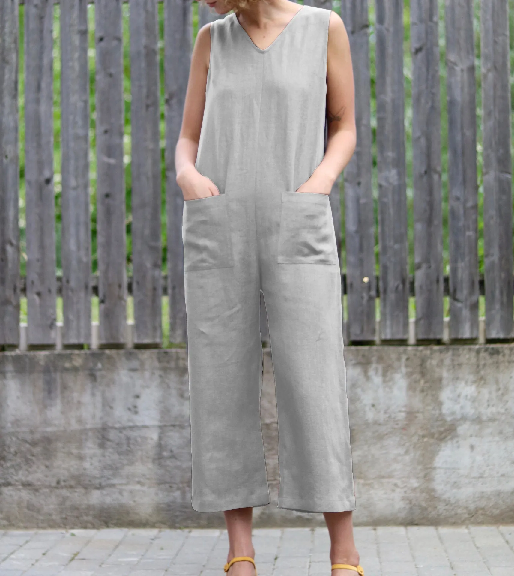 Women's casual pocket sleeveless straight jumpsuit